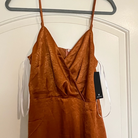 Long lulus dress with slit - Picture 2 of 4